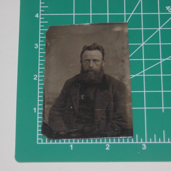 Antique Victorian 1800s Era Tintype Tin Type Photograph Photos MEN - Lot of 6 - Picture 4 of 4